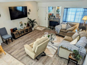 5 Minutes to South Bay Beaches! Private 2 bedroom 2 bath 2 level home with patio Excellent value!